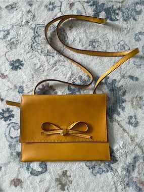 Women’s Mustard Bow Crossbody Bag - gap
